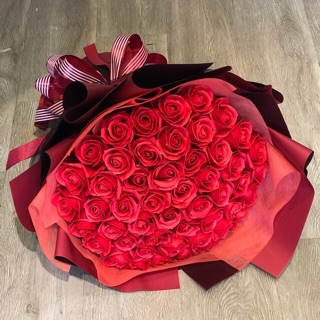 Bó hoa hồng sáp thơm 50 bông màu đỏ sang trọng