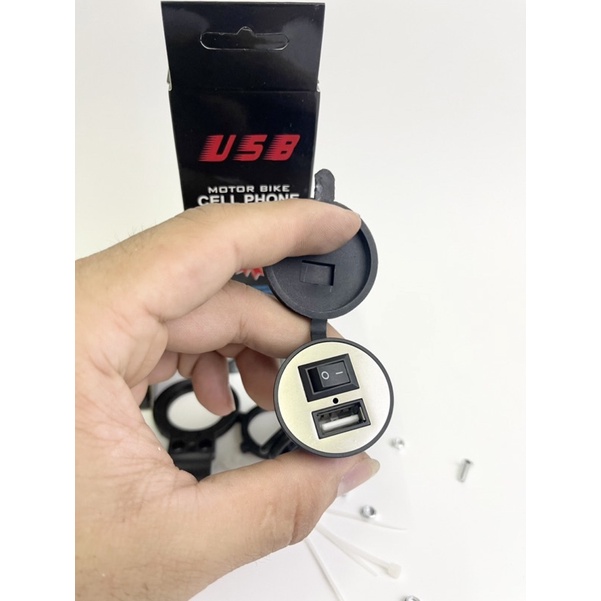 Sạc điện thoại gắn xe máy công suất 10W - 2.1A - 12V. Kèm phụ kiện lắp đặt dễ dàng, có hướng dẫn lắp