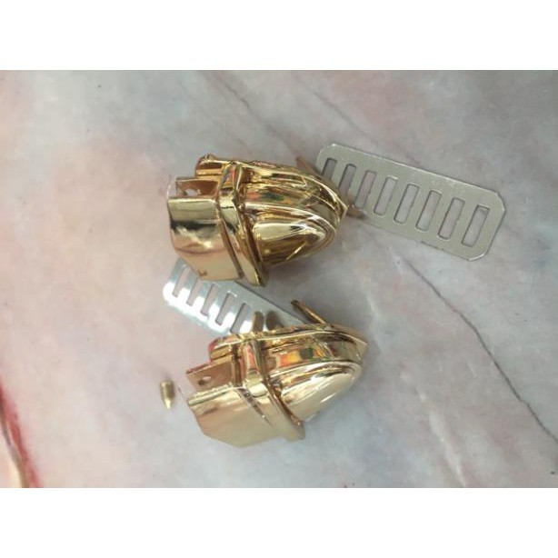 Khoá sập túi xách