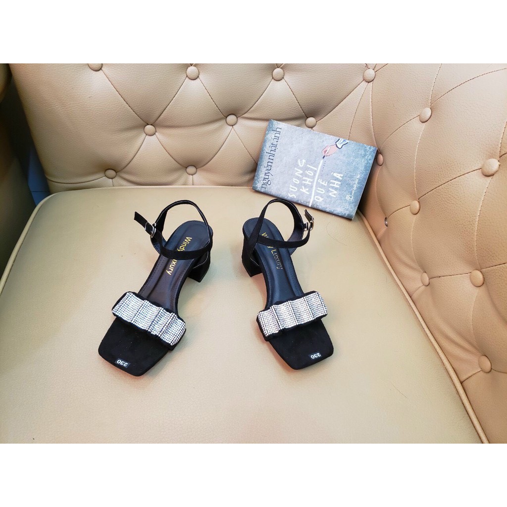 Dép sandal nữ quai nhún đính đá gót trụ 7 phân cao cấp