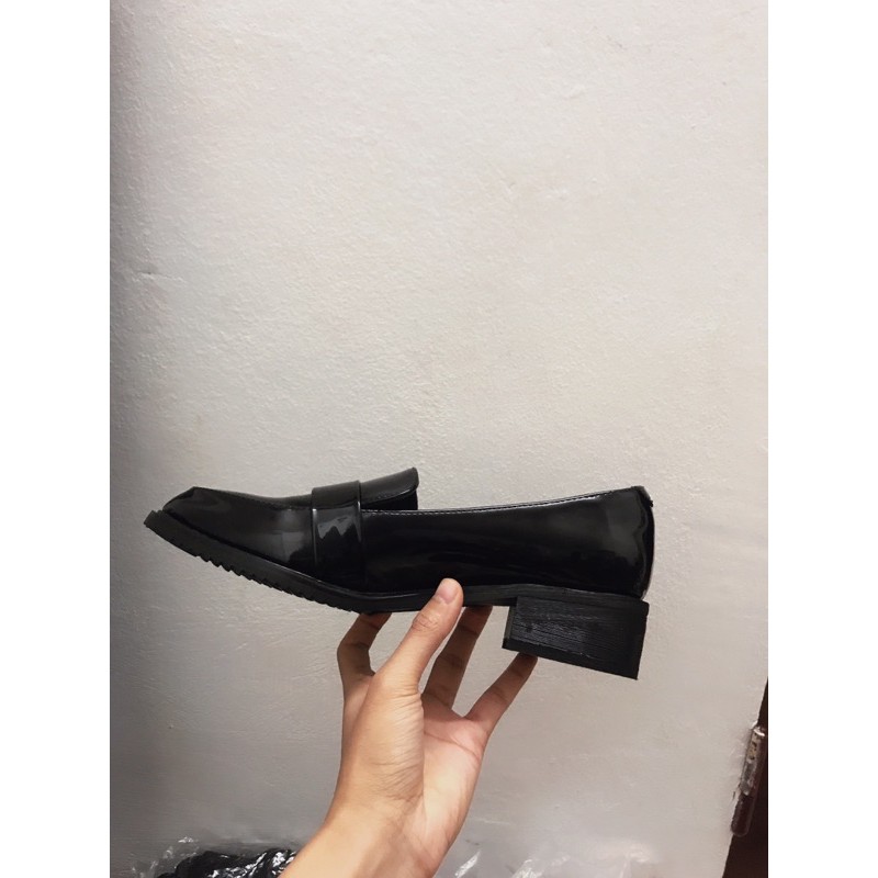 Giày loafer nữ công sở đế thấp | BigBuy360 - bigbuy360.vn