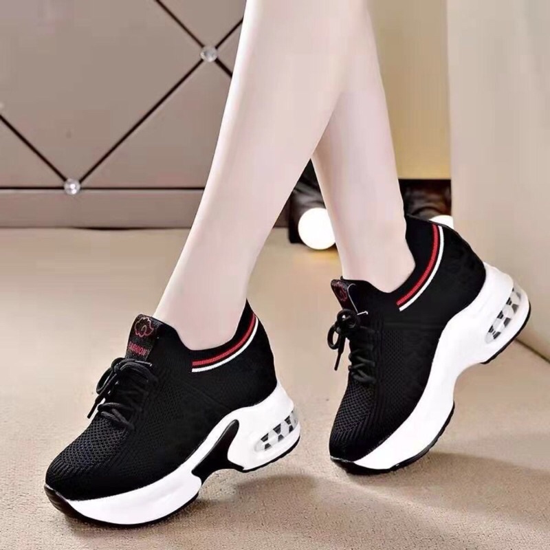 Giầy thể thao đế độn tăng chiều cao 8cm chất vải thoáng khí rất êm hàng Quảng Châu
