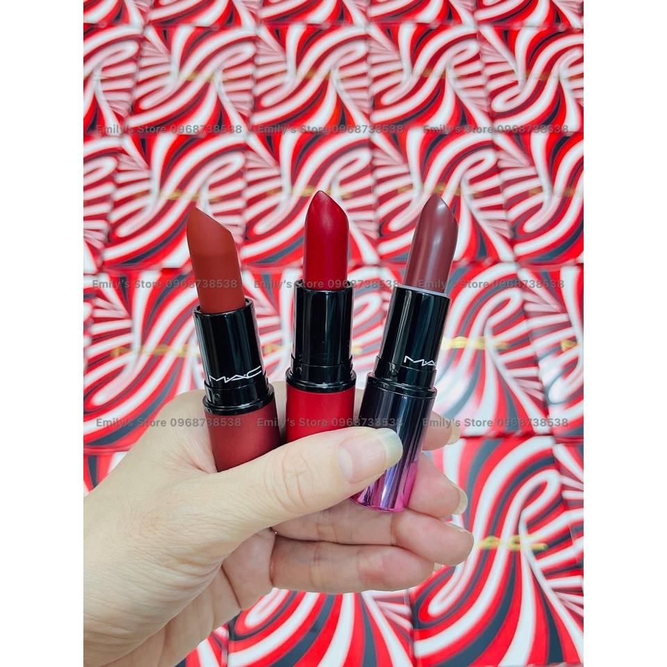 MAC Hypnotizing Holiday Kiss Of Magic Lip Set