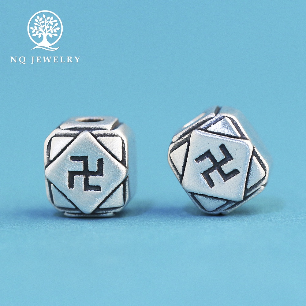 Charm bạc vuông họa tiết chữ vạn - NQ Jewelry