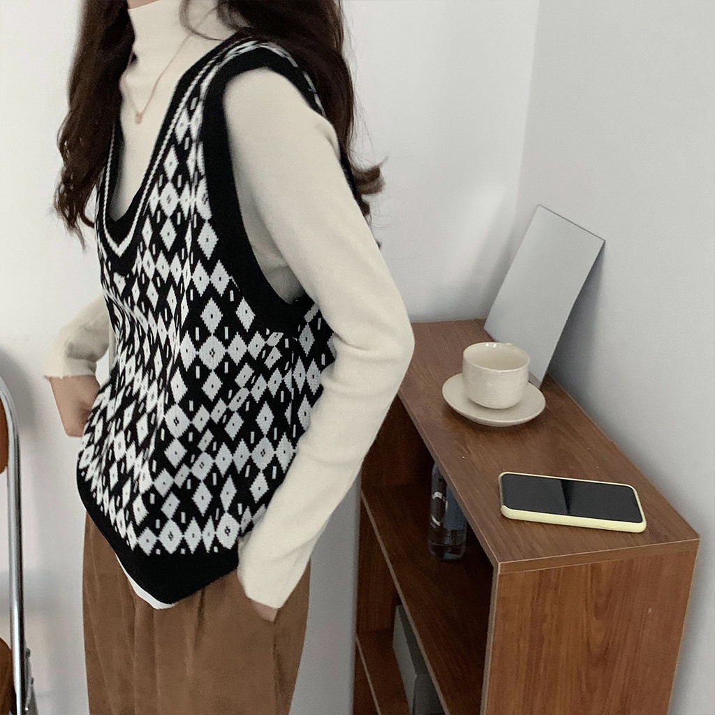 Áo Dệt Kim Sát Nách Cổ Chữ V Dễ Phối Đồ Thời Trang Cho Nữ