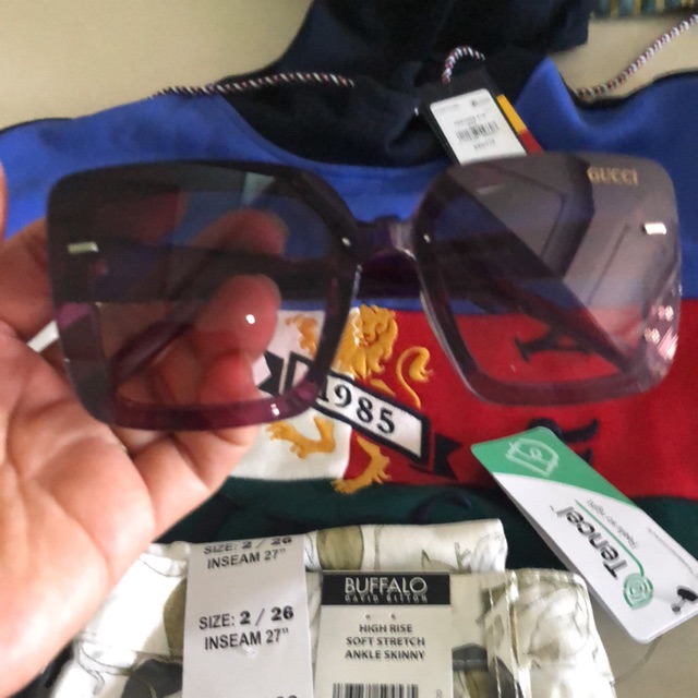 Thành lý kính gucci 300k
