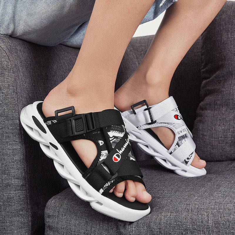 Dép quai hậu nam dép đi biển nam Sandal Chống Trượt Thời Trang Mùa Hè Mới Cho Nam