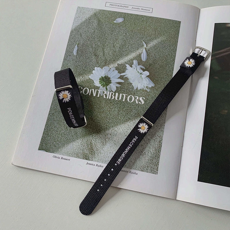 Vòng Tay Mặt Hình Hoa Cúc Nhỏ Phong Cách Nhật Bản Thời Trang Cho Nam 22278