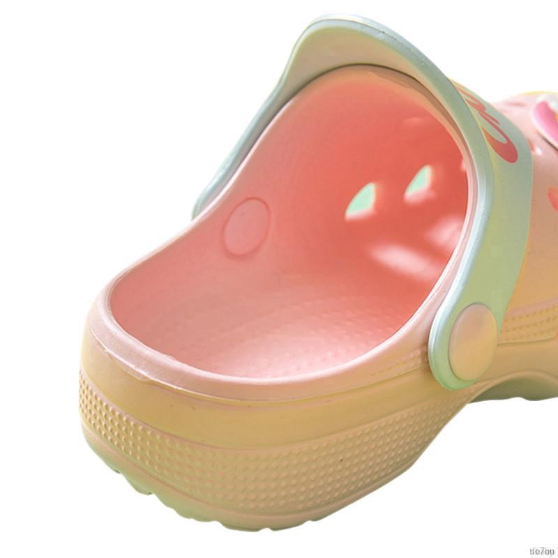 Giày sandal đi biển xinh xắn đáng yêu dành cho trẻ em