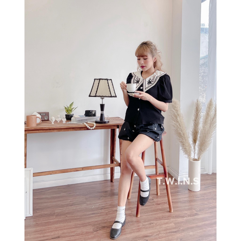 Áo sơ mi xốp cổ peter thêu hoa 3090