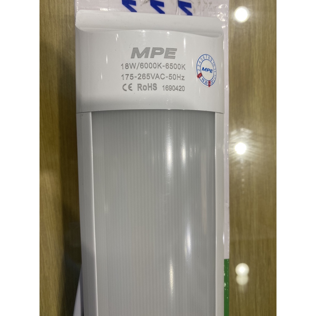 ĐÈN LED BÁN NGUYỆT MPE 6 TẤC BN2-18W TRẮNG, VÀNG