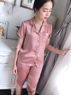 Bộ lụa satin viền bèo áo cộc quần lửng