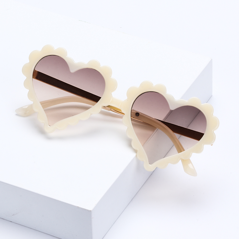 Kính Mát Hình Trái Tim Chống Tia Uv 400 Cho Bé 1-8 Tuổi | BigBuy360 - bigbuy360.vn