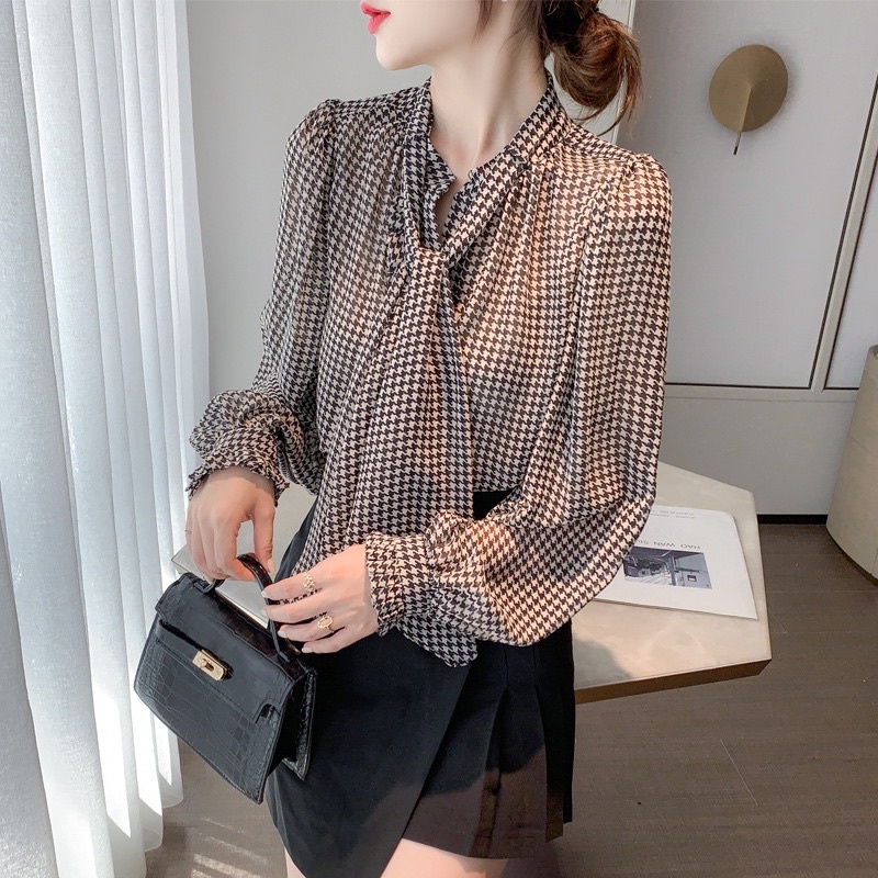 Áo sơ mi tay phồng cột nơ cổ ziczac