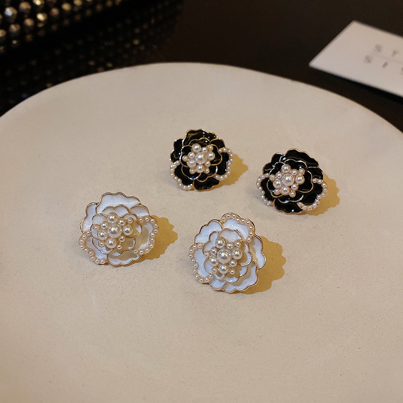 Bông Tai S925 Hình Hoa Trà Đen Đính Ngọc Trai Giả Phong Cách Cổ Điển Cho Nữ