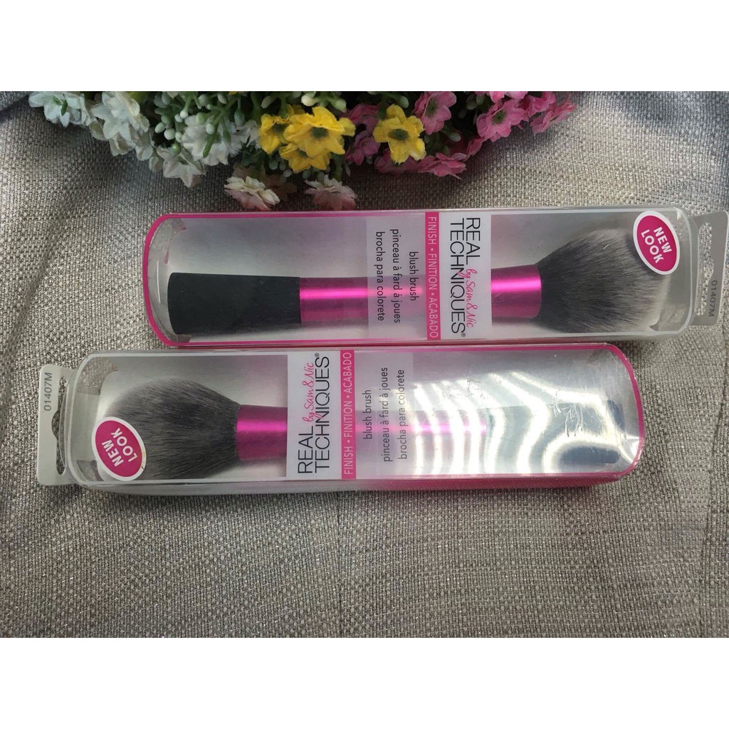 CỌ ĐÁNH MÁ HỒNG REAL TECHNIQUES BLUSH BRUSH NHẬP KHẨU CHÍNH HÃNG - 2461