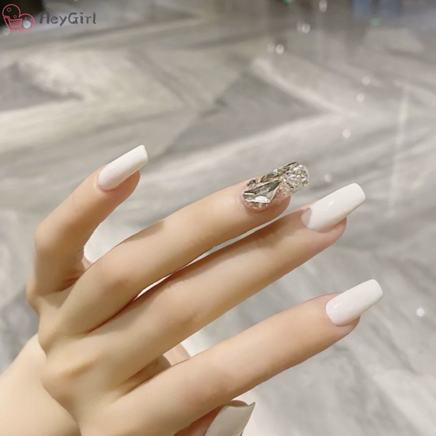 Set 24 Móng Tay Giả Đính Đá Dễ Thương Cho Nữ