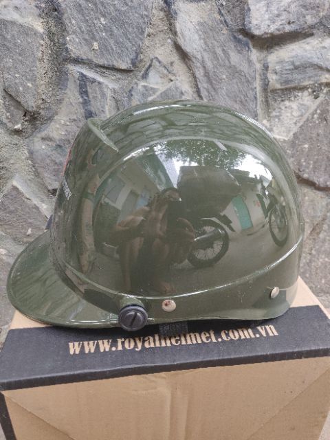 Nón bảo hiểm xanh rêu