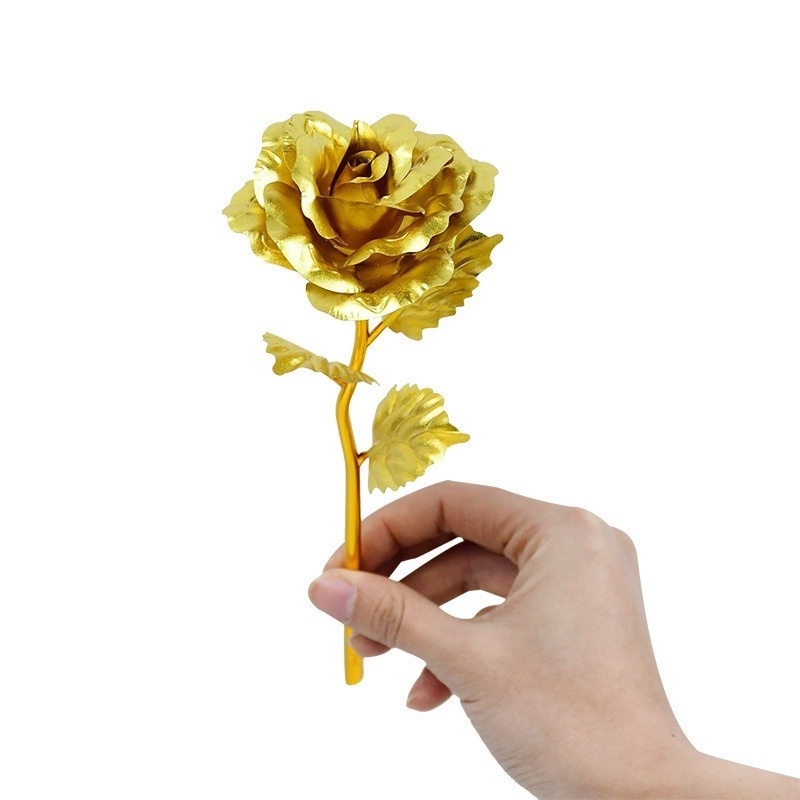 1 bó hoa hồng giả bằng lá vàng trang trí nhà cửa