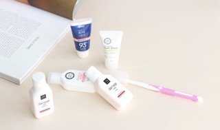 Set mỹ phẩm travel kit