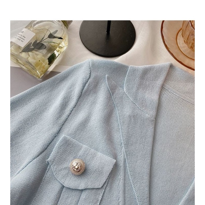 Áo len croptop cổ vest