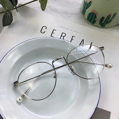 Mắt kính thời trang đính ngọc trai thiết kế sang trọng