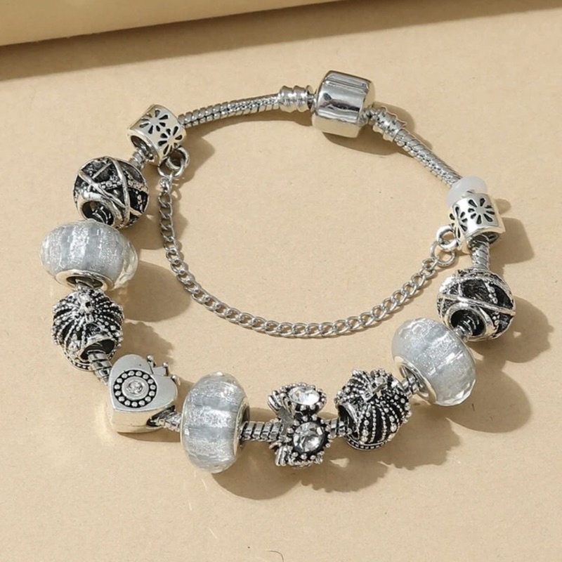 Vòng tay nữ chính hãng UK như Pandora sale cực tốt, phù hợp nhiều size tay
