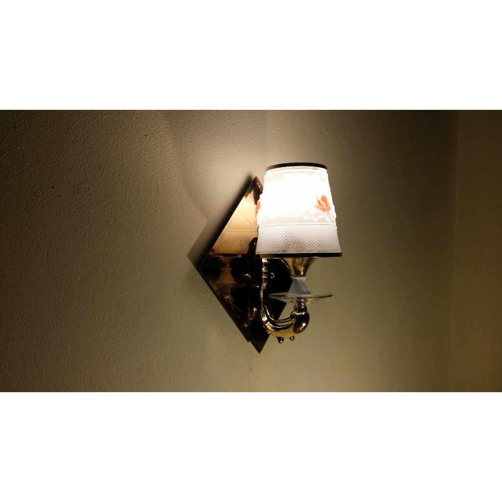 Đèn tường đế kính đẹp giá tốt