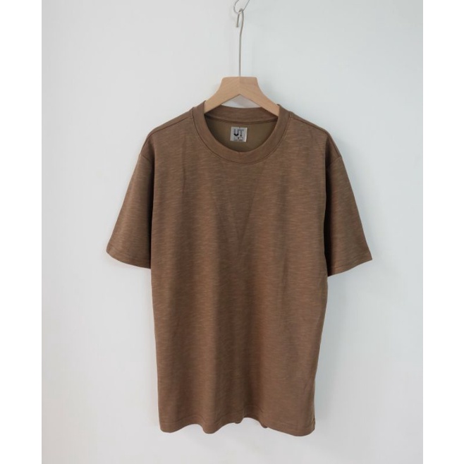 Áo thun UT của Uniqlo, xuất dư xịn