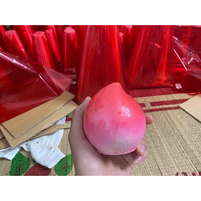 Oản đào dâng lễ