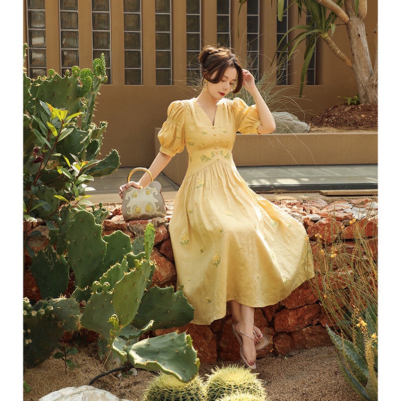 Đầm Dài Trung Bình In Họa Tiết Hoa Hồng Vàng Phong Cách Retro Pháp Cao Cấp Cho Nữ