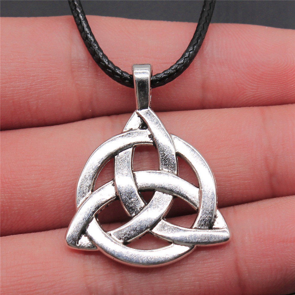 Dây Chuyền Bùa Con Mắt Độc Đáo