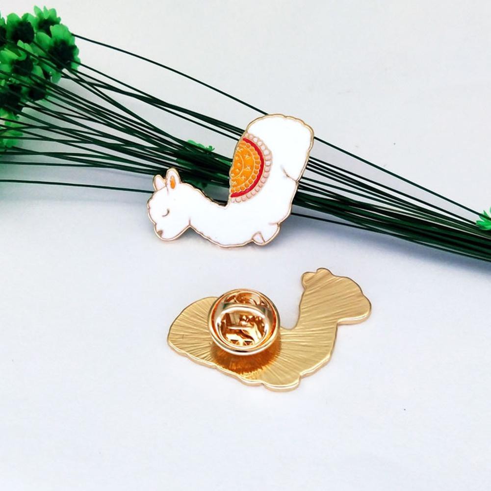 Pin cài áo lạc đà - GC014