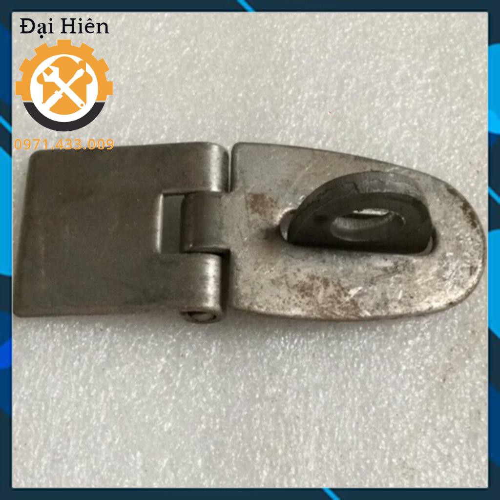 Tai lật cửa sắt 