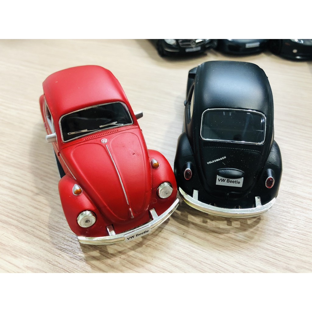 Xe mô hình chạy trớn 1967 Volkswagen Beetle (đỏ & đen) RMZ - Tỉ lệ 1:36