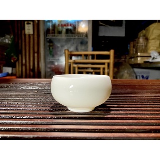 Chén uống trà sứ bạch định thấu quang cảnh đức trấn