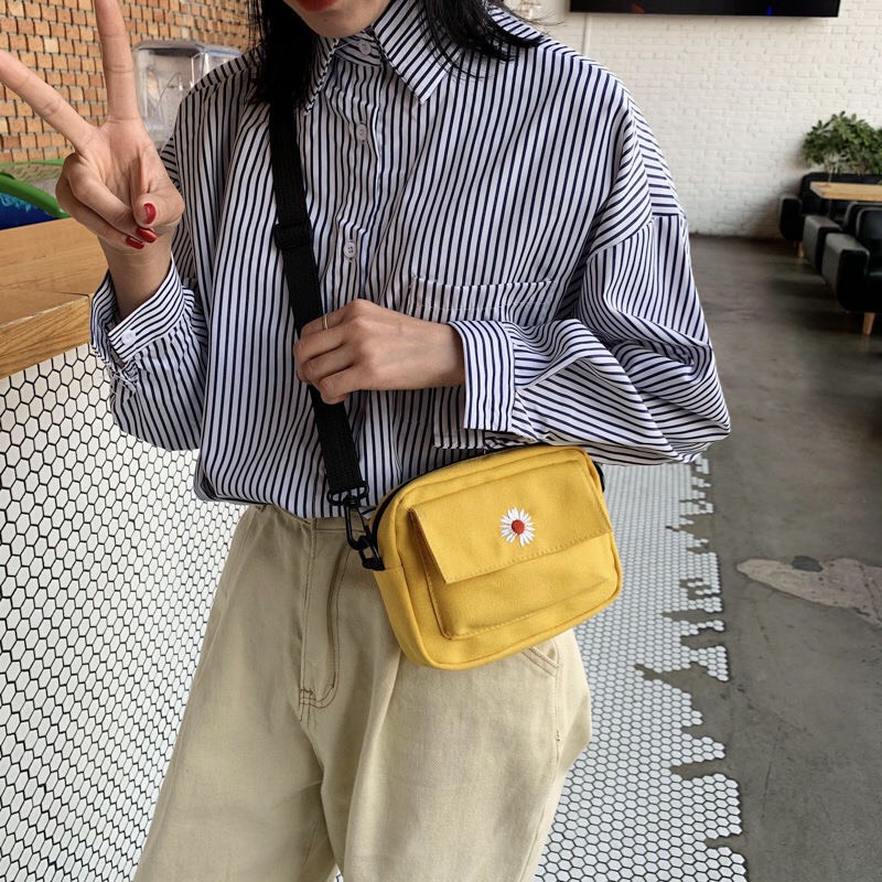 RZ008 - Túi canvas màu trơn  thêu cúc họa mi