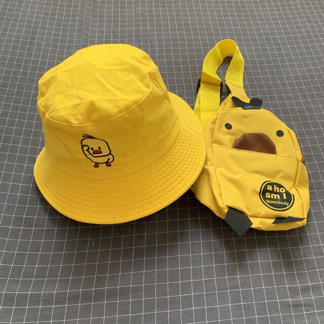 Nón Bucket thêu vịt có 2 màu