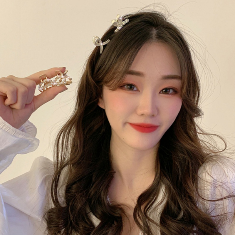 Kẹp càng cua bằng kim loại đính ngọc trai giả nhỏ xinh sang trọng