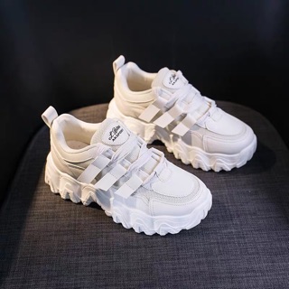 Giày Sneaker đế răng cưa mới