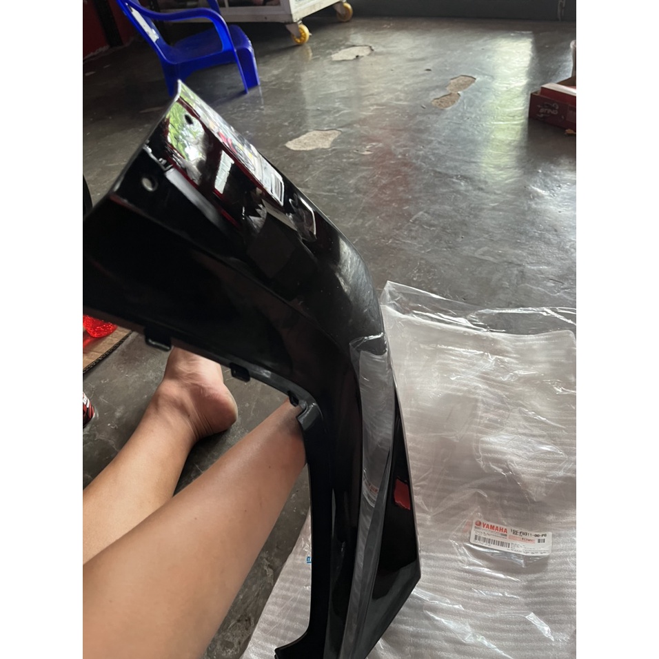 Cánh bửng màu Đen Exciter 135 2005-2010 hàng zin chính hãng yamaha Vĩnh Phúc Cho AE Dọn Xe bị té bể tông đụng đủ các màu