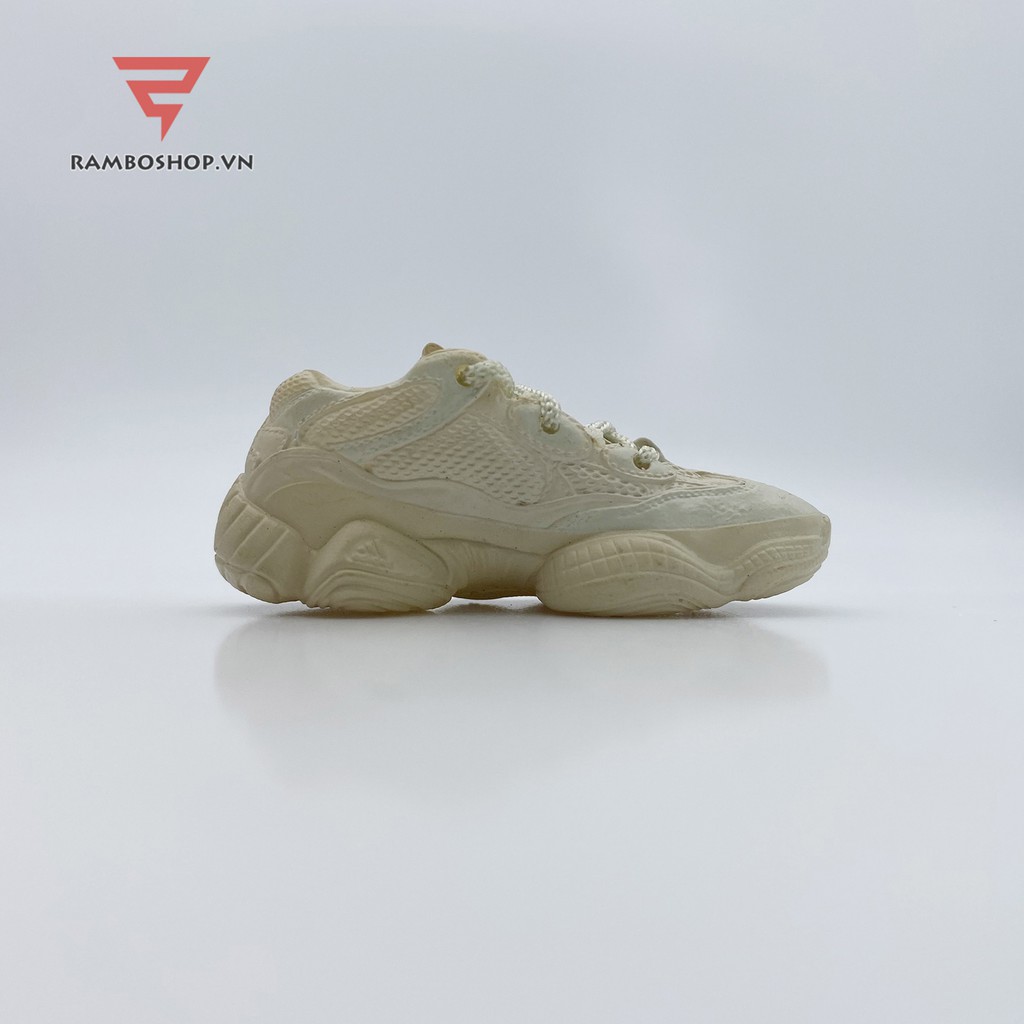 Móc khóa giày Yeezy 500 Blush tỉ lệ 1:6 J81