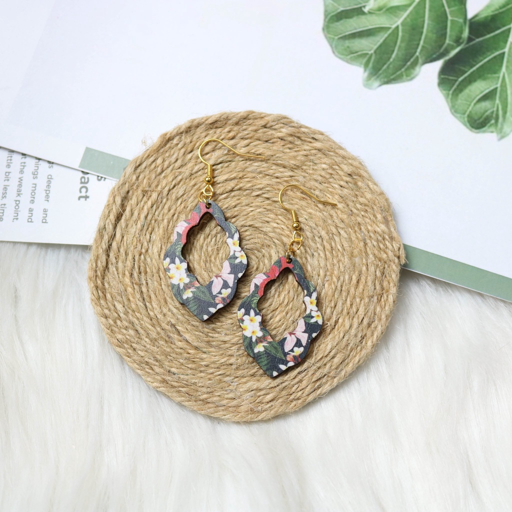 Khuyên tai họa tiết ngẫu nhiên