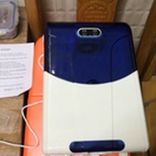 Hộp sấy và khử khuẩn đũa thìa bằng tia UV - Máy sấy khô dũa thìa TT65