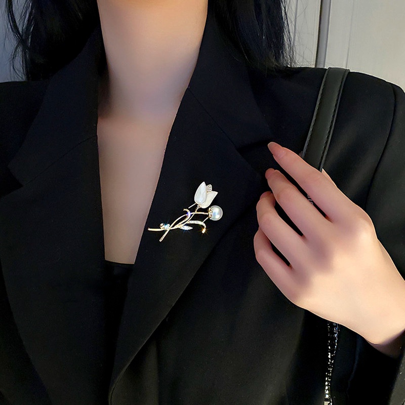 Ghim Cài Áo Hình Hoa Tulip Đính Ngọc Trai Giả Màu Vàng / Bạc Thanh Lịch Cho Tiệc Cưới trâm cài tóc hình hoa tulip