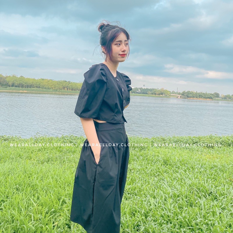 Set Áo Croptop Tay Bồng Với Quần Ống Rộng Sang Trọng
