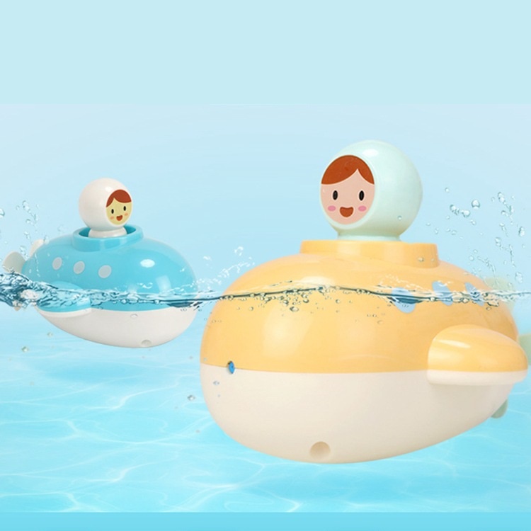 Đồ chơi nhà tắm hình tàu ngầm vặn dây cót có thể phun nước dễ thương cho bé