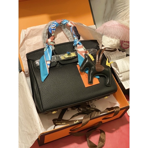 Túi hàng da đẹp chuẩn form - tặng kèm khăn và ngựa