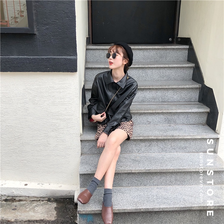 Áo khoác da 2 túi cài nút màu đen Ulzzang