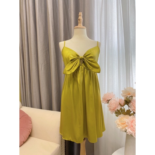 Váy ngủ lụa hai dây nơ ngực xinh xắn - SP054